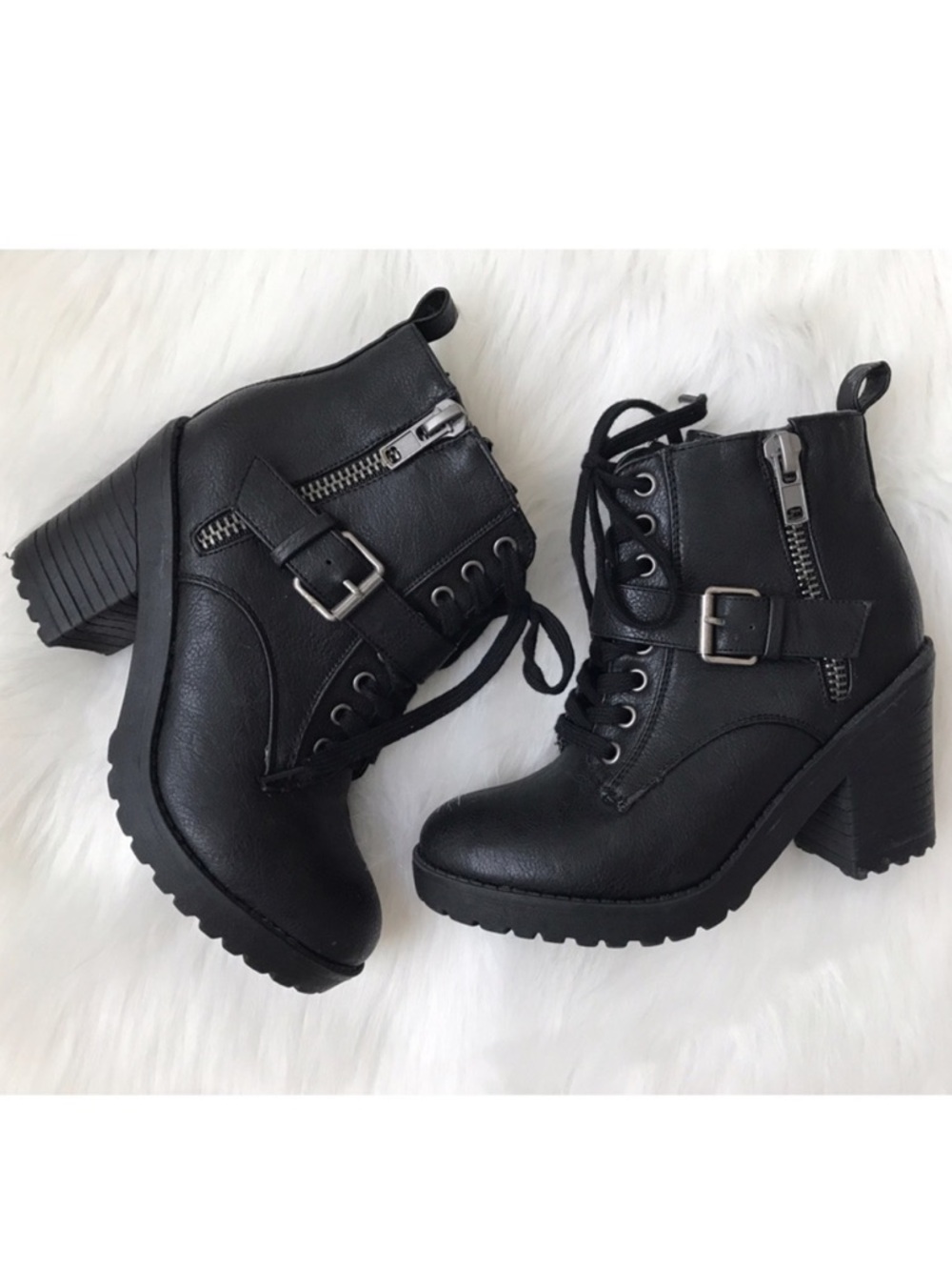 Rampage HAYDEE Vintage 90s Black Combat Boots Heels with Laces and Buckle
